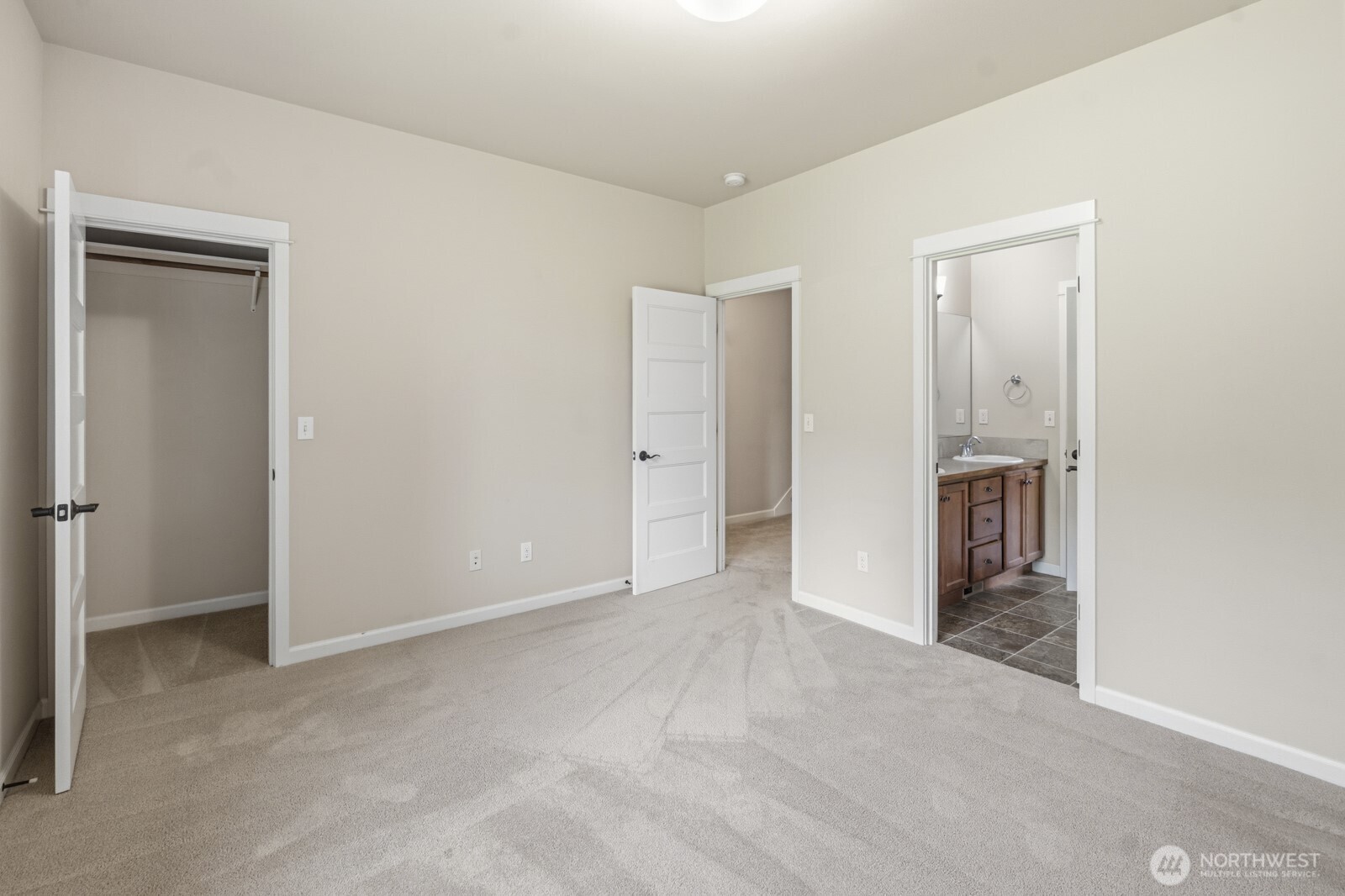 6823 47th Avenue NE, Olympia, WA 98516