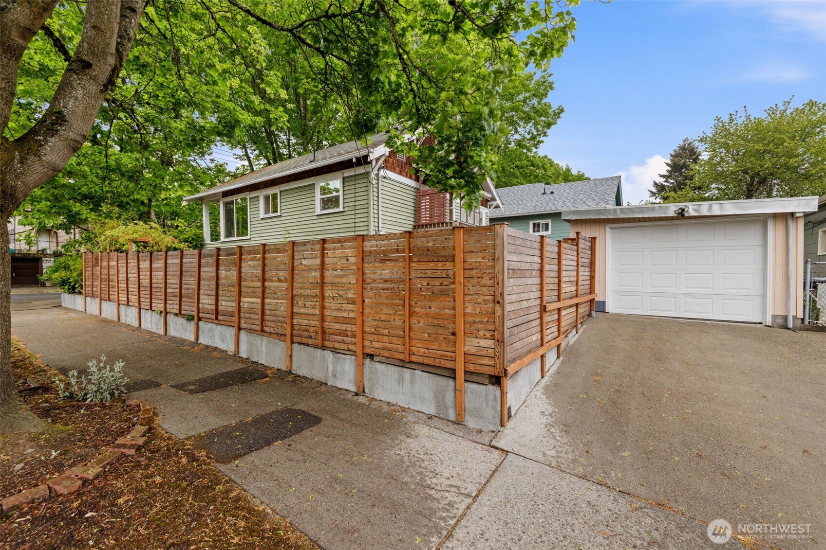 902 22nd Avenue , Seattle, WA 98122