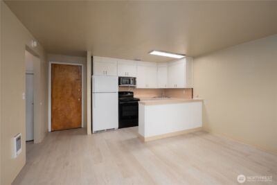 7902 27th Street W, University Place, WA 98466-5210 - Photo 4