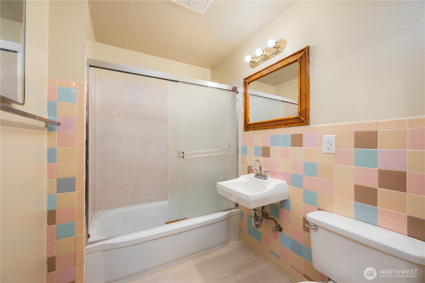 7902 27th Street W, University Place, WA 98466-5210