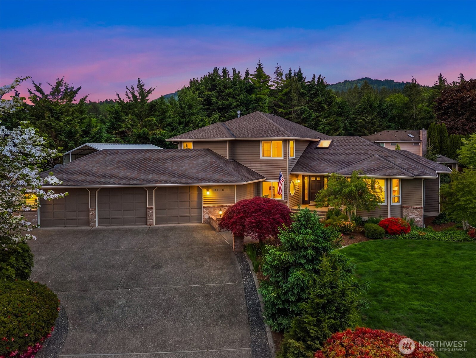 21118 SE 137th Place , Issaquah, WA 98027