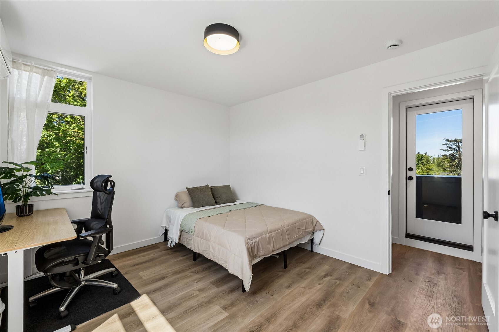 2925 39th Avenue SW, Seattle, WA 98116