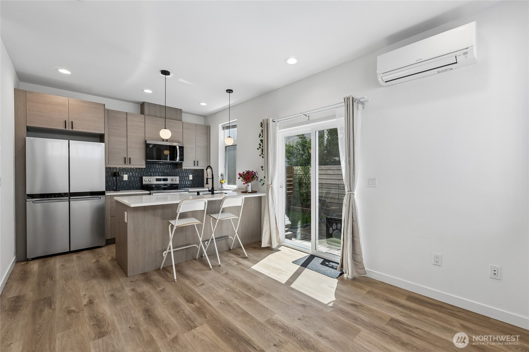 2925 39th Avenue SW, Seattle, WA 98116