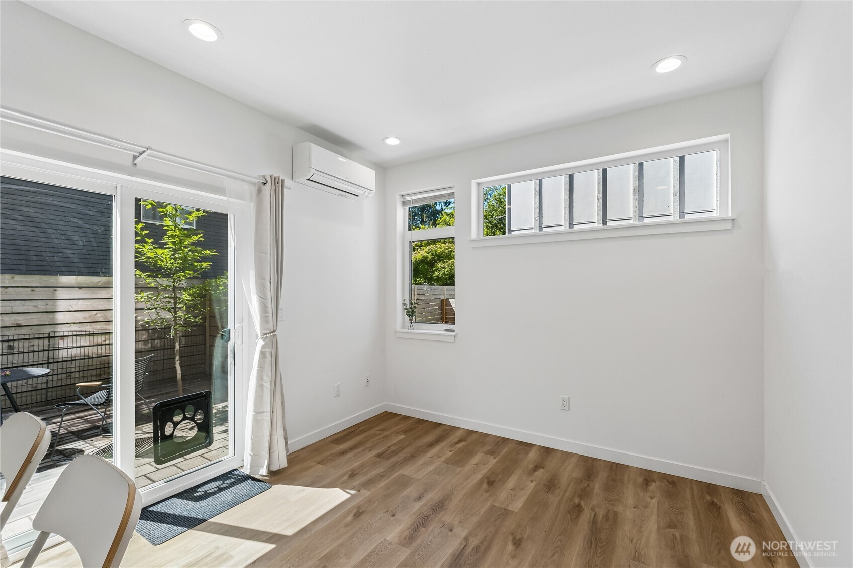 2925 39th Avenue SW, Seattle, WA 98116
