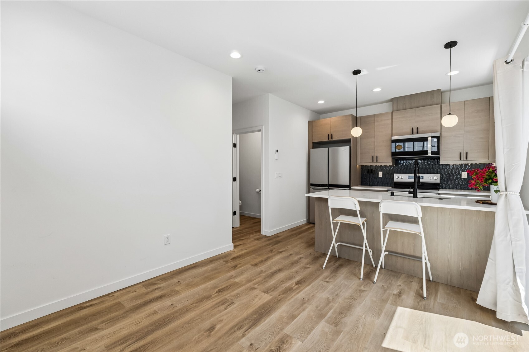 2925 39th Avenue SW, Seattle, WA 98116