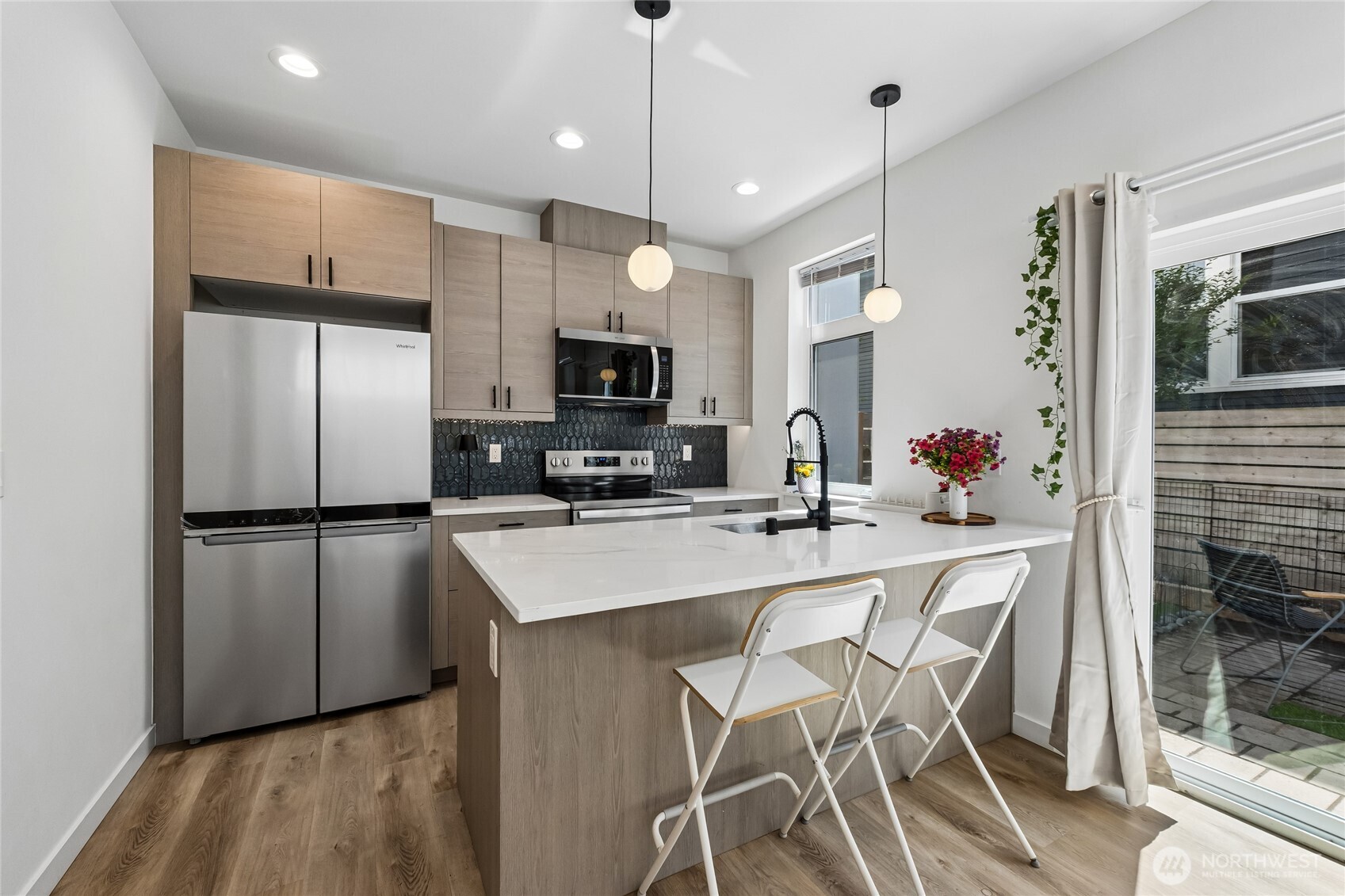 2925 39th Avenue SW, Seattle, WA 98116