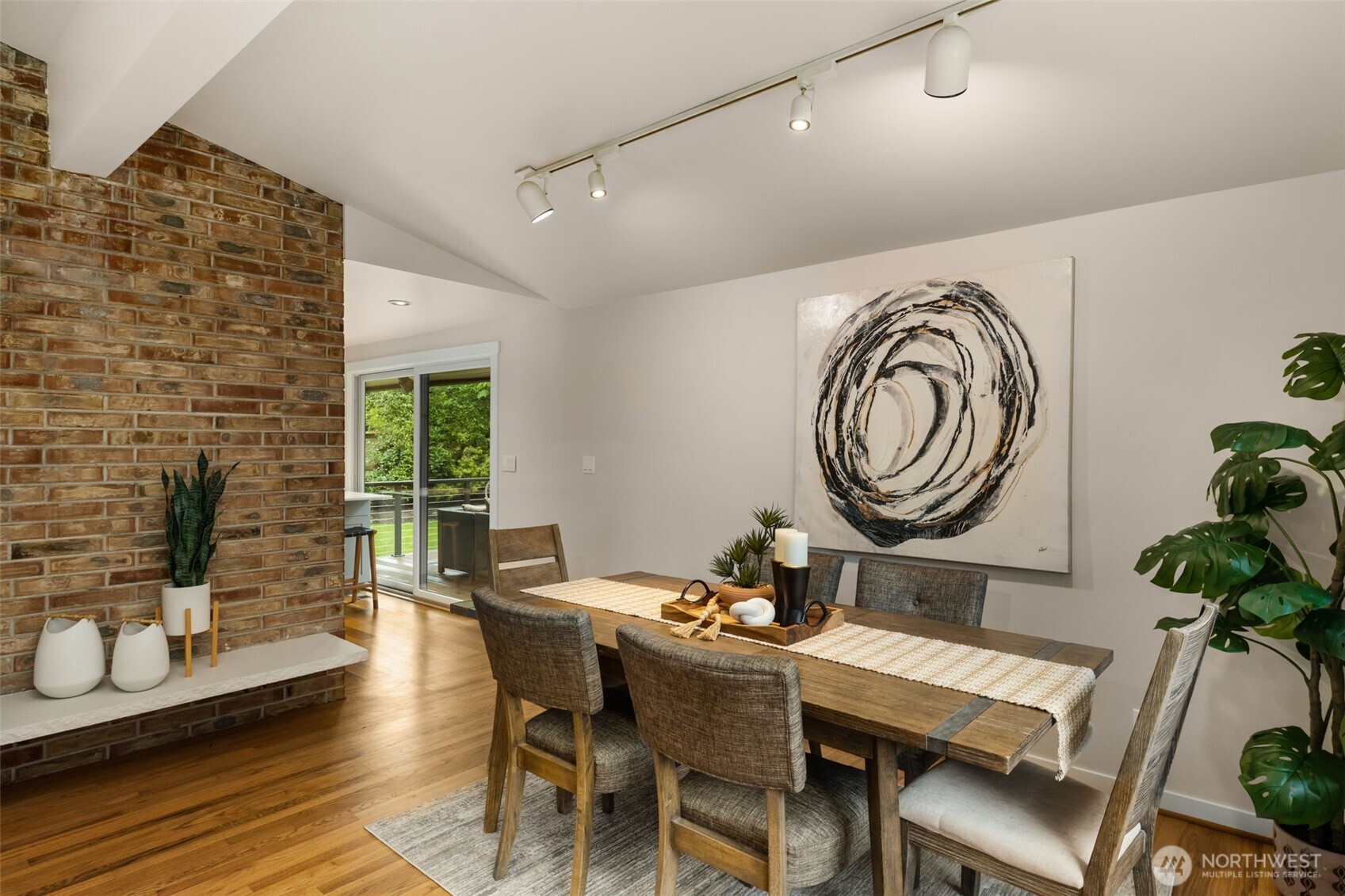 8805 SE 39th Street , Mercer Island, WA 98040