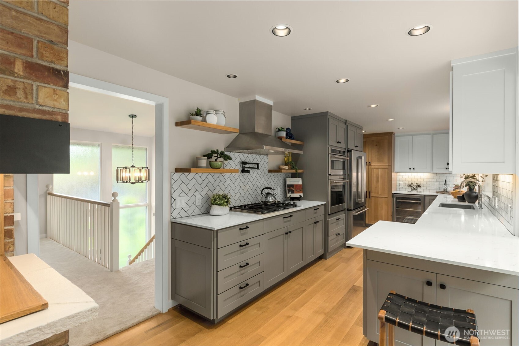 8805 SE 39th Street , Mercer Island, WA 98040