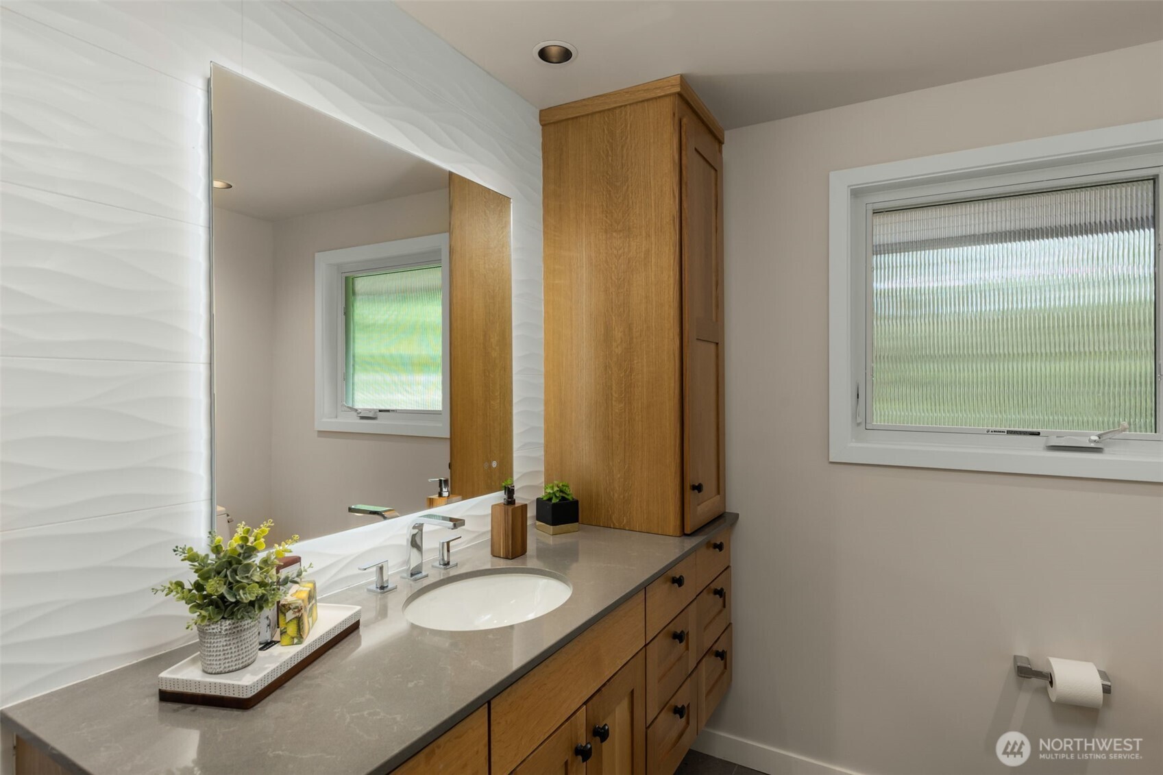 8805 SE 39th Street , Mercer Island, WA 98040