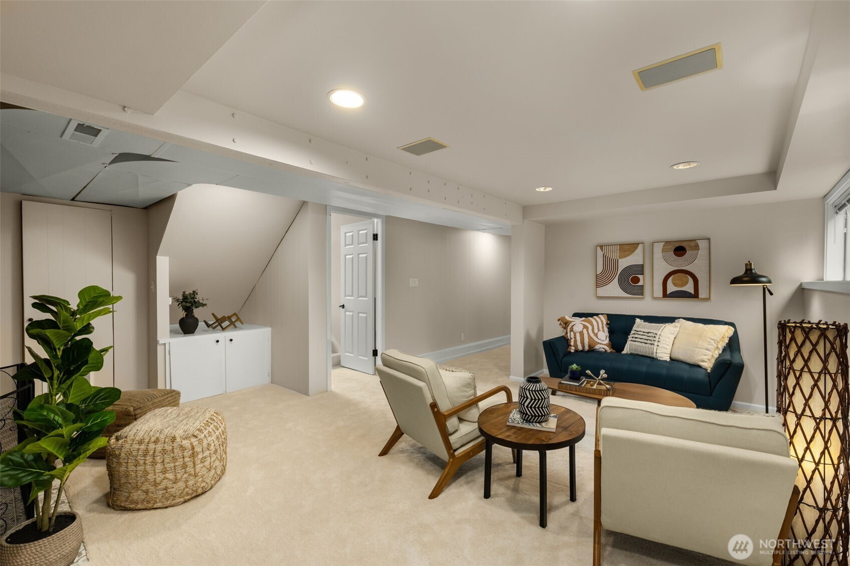 8805 SE 39th Street , Mercer Island, WA 98040