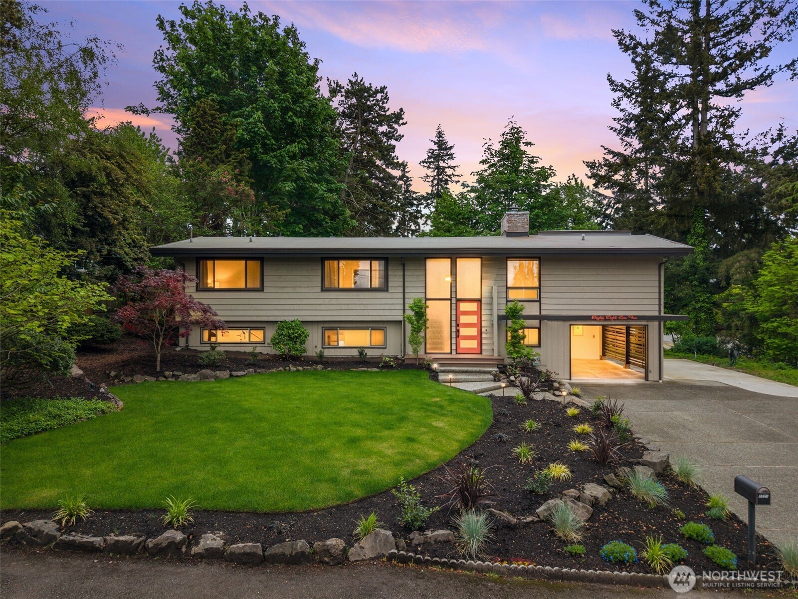 8805 SE 39th Street , Mercer Island, WA 98040