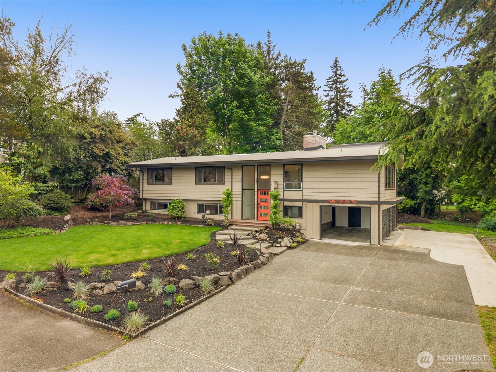 8805 SE 39th Street , Mercer Island, WA 98040