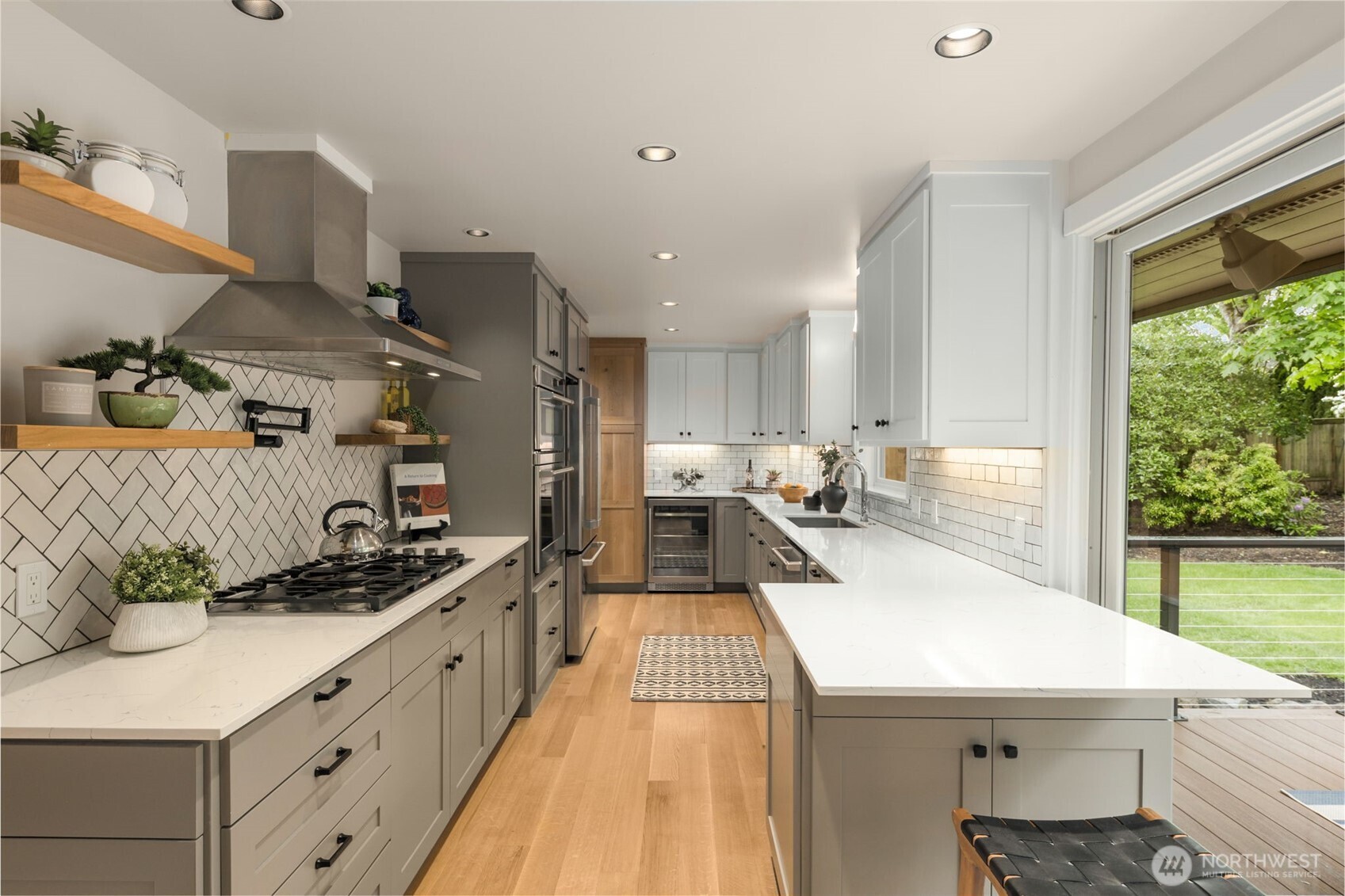 8805 SE 39th Street , Mercer Island, WA 98040