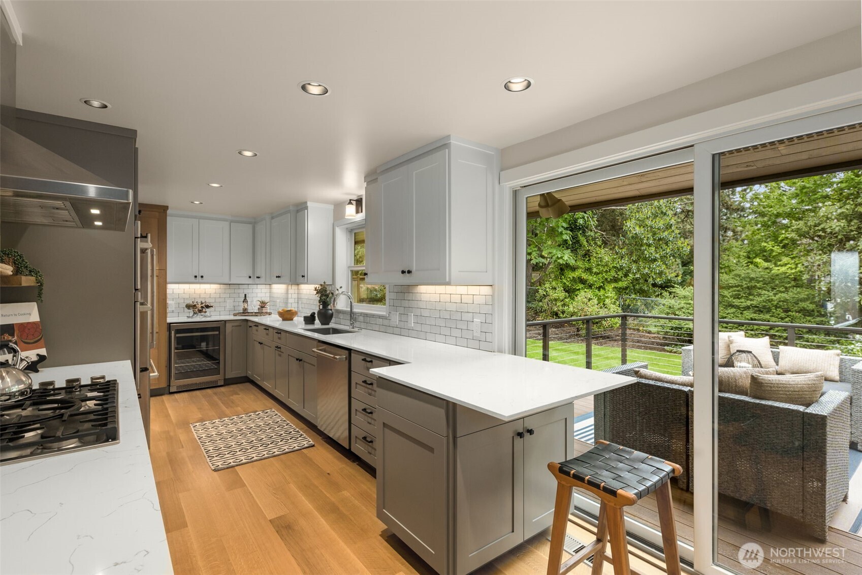 8805 SE 39th Street , Mercer Island, WA 98040