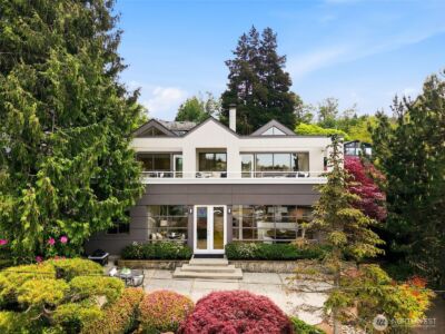 3607 W W Commodore Way , Seattle, WA 98199