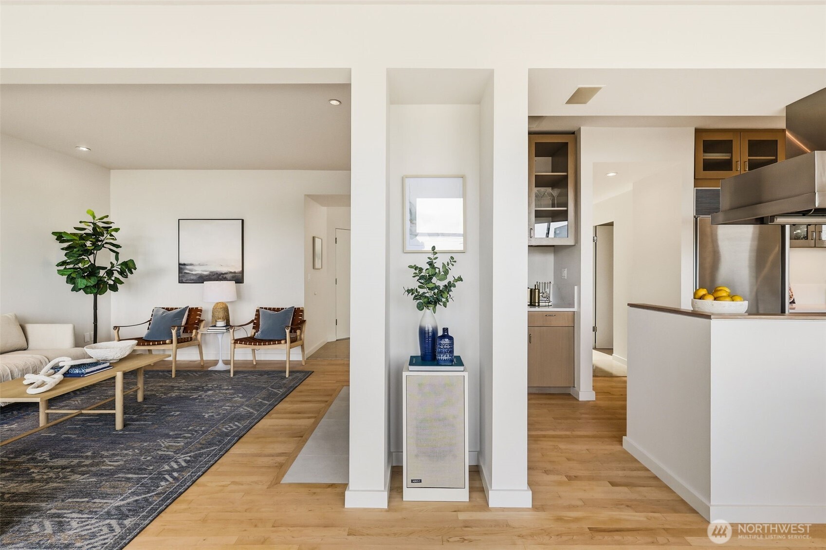 3607 W W Commodore Way , Seattle, WA 98199
