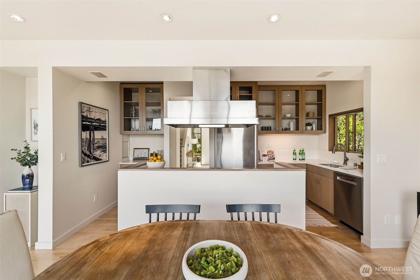 3607 W W Commodore Way , Seattle, WA 98199