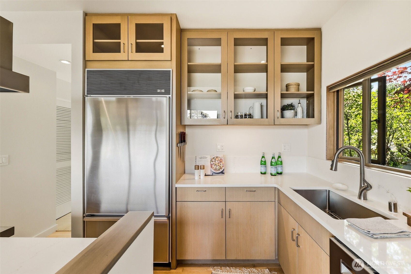 3607 W W Commodore Way , Seattle, WA 98199