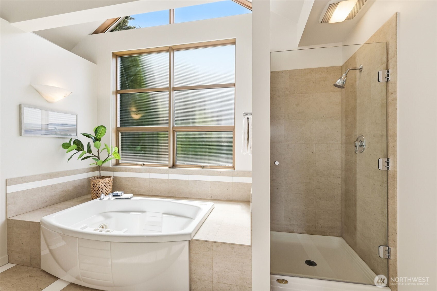 3607 W W Commodore Way , Seattle, WA 98199