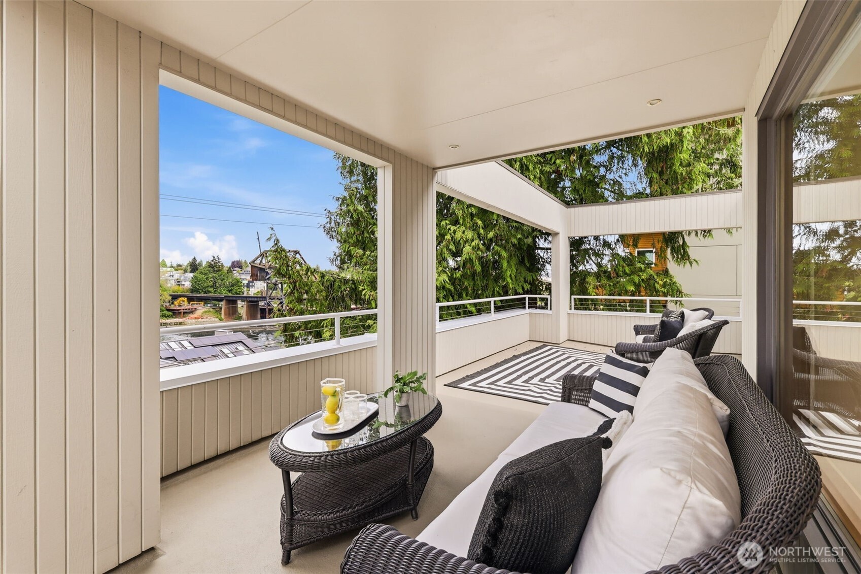 3607 W W Commodore Way , Seattle, WA 98199