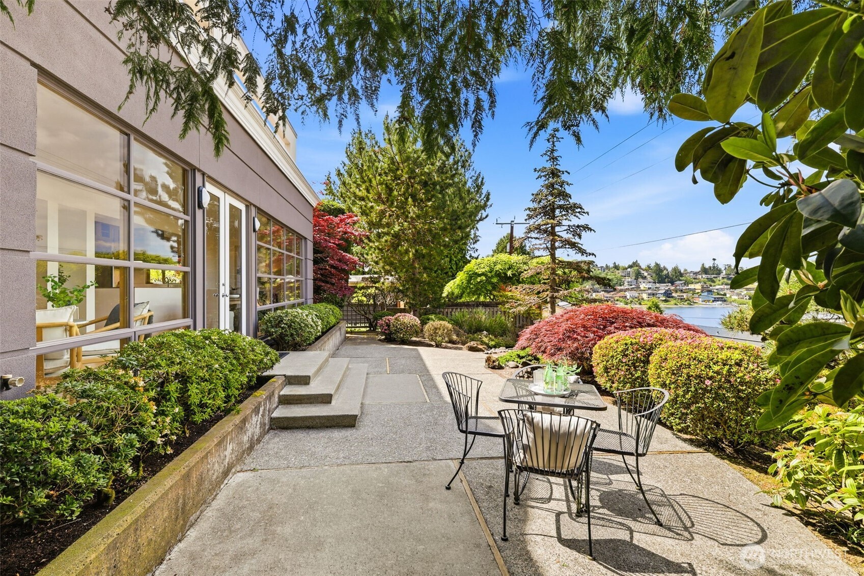 3607 W W Commodore Way , Seattle, WA 98199