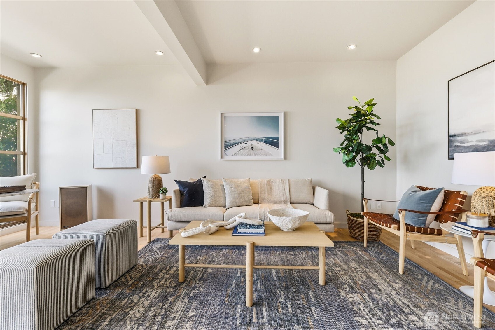 3607 W W Commodore Way , Seattle, WA 98199