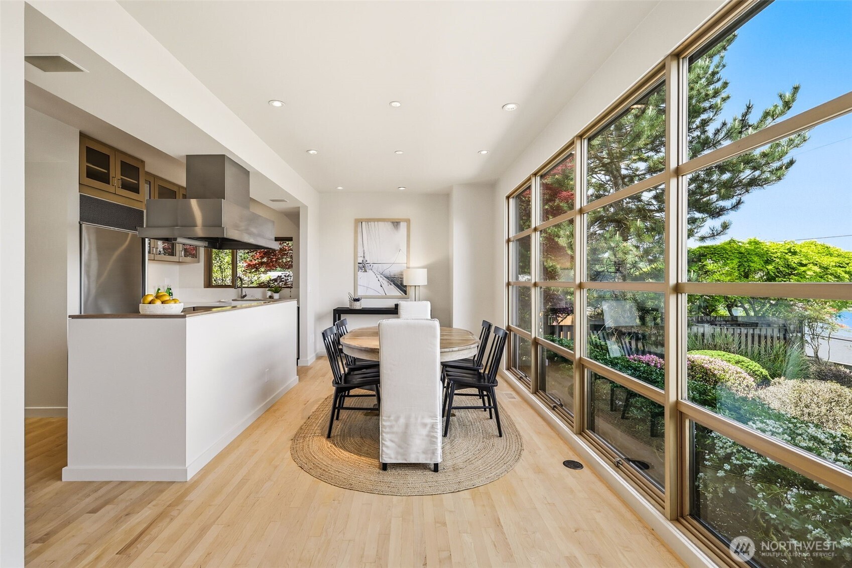 3607 W W Commodore Way , Seattle, WA 98199