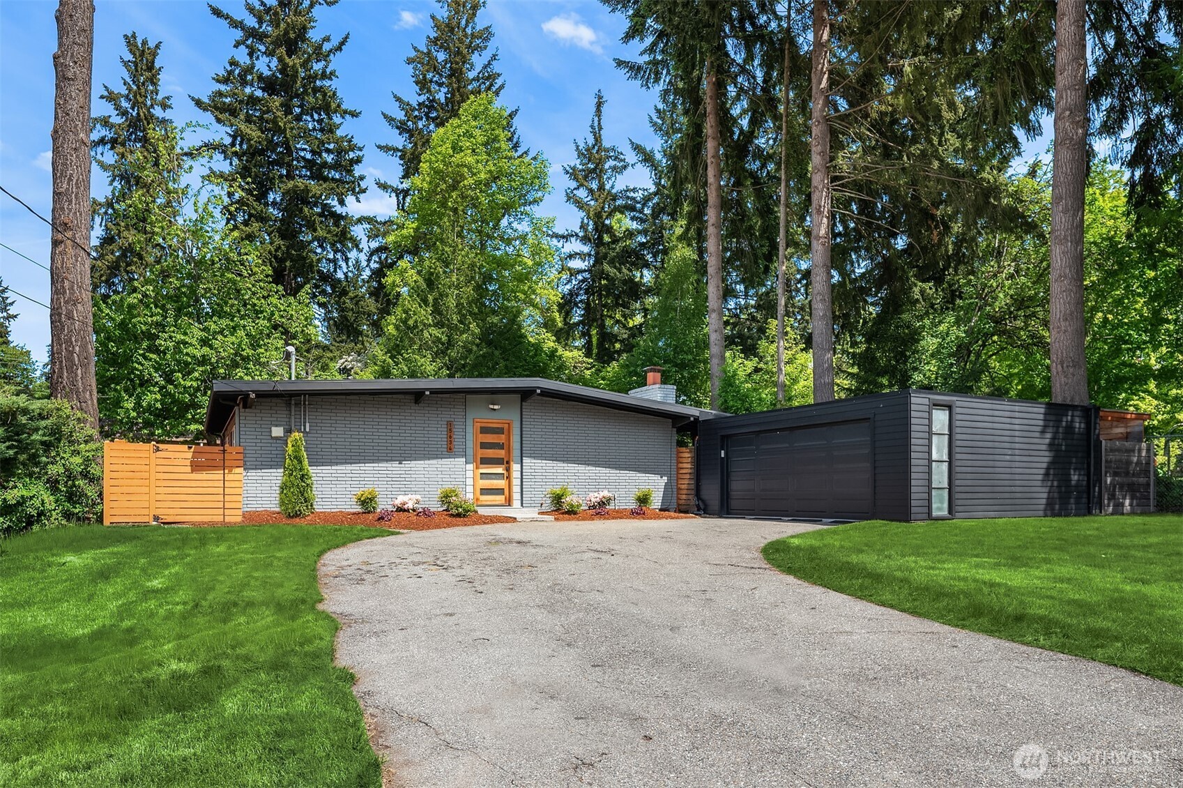 15634 SE 8th Street , Bellevue, WA 98008