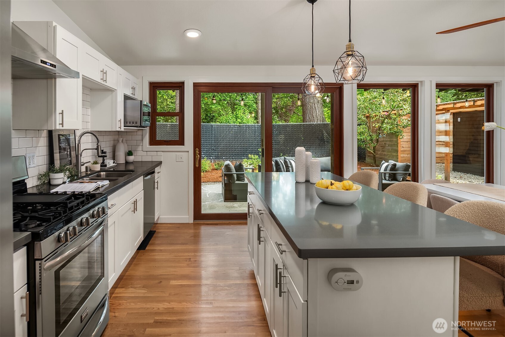 15634 SE 8th Street , Bellevue, WA 98008