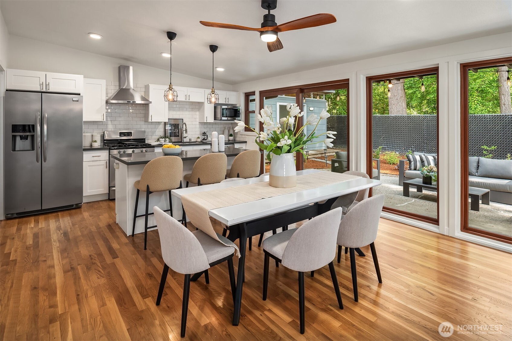 15634 SE 8th Street , Bellevue, WA 98008