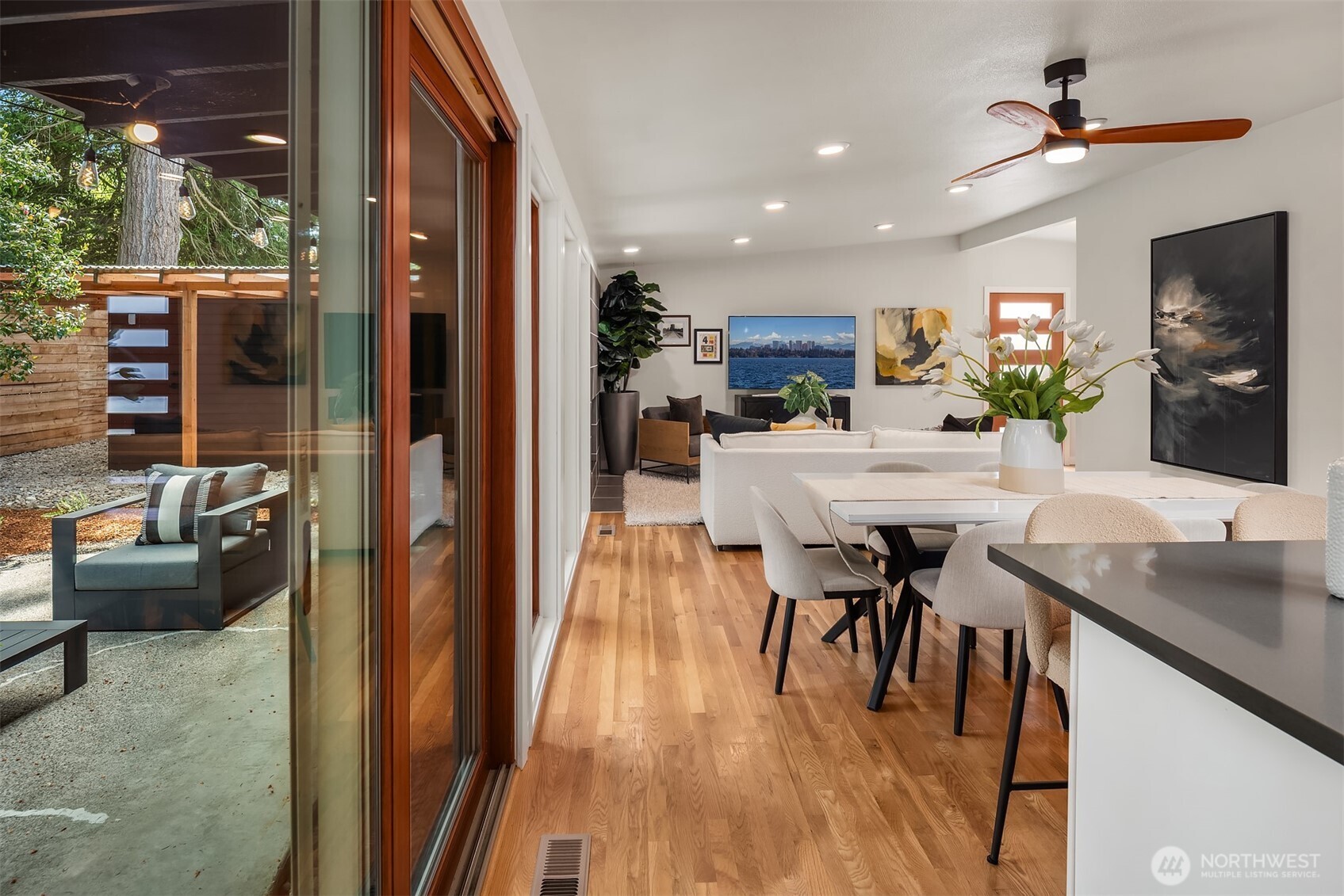 15634 SE 8th Street , Bellevue, WA 98008