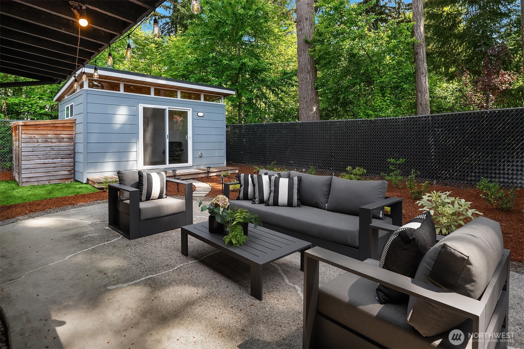 15634 SE 8th Street , Bellevue, WA 98008