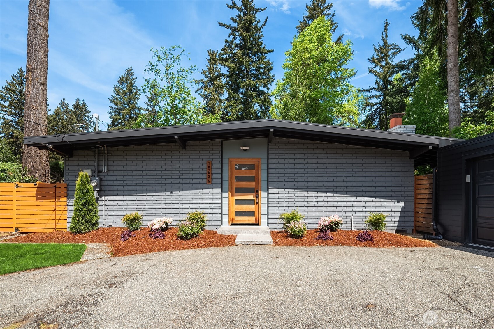 15634 SE 8th Street , Bellevue, WA 98008