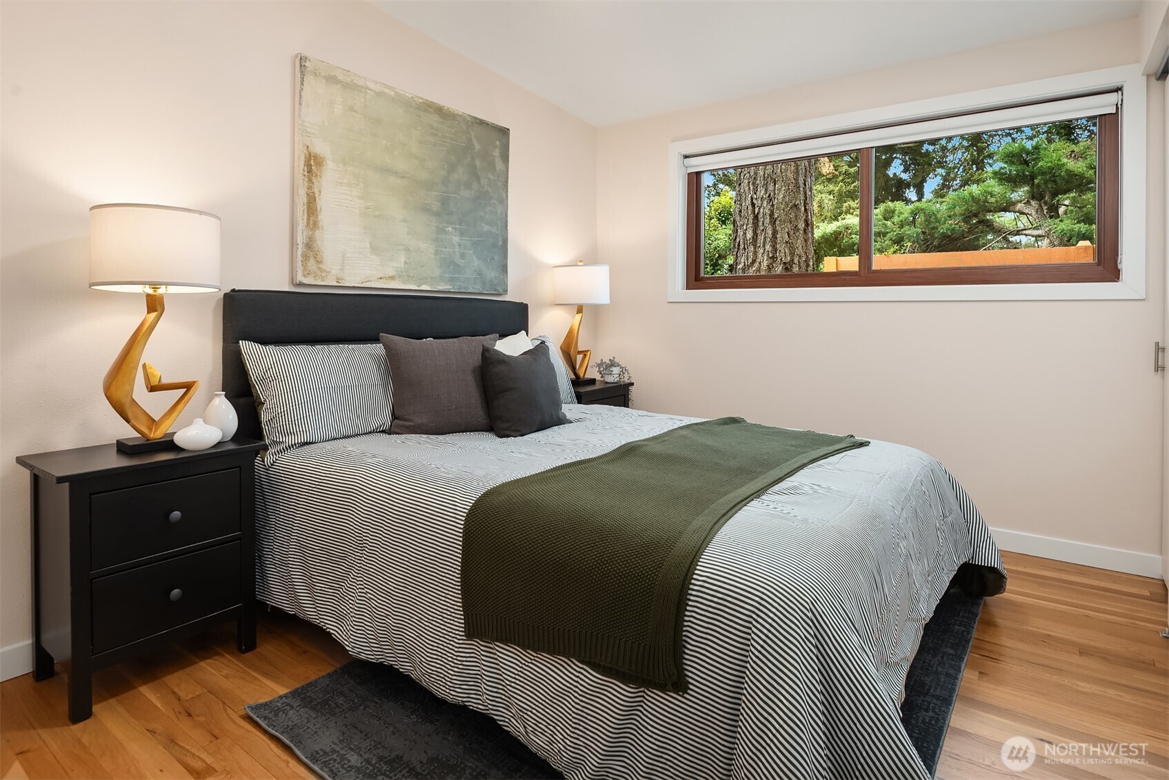 15634 SE 8th Street , Bellevue, WA 98008