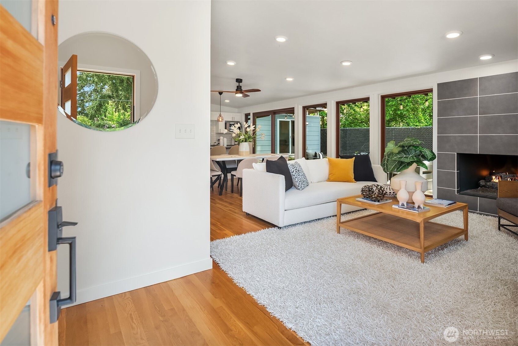 15634 SE 8th Street , Bellevue, WA 98008