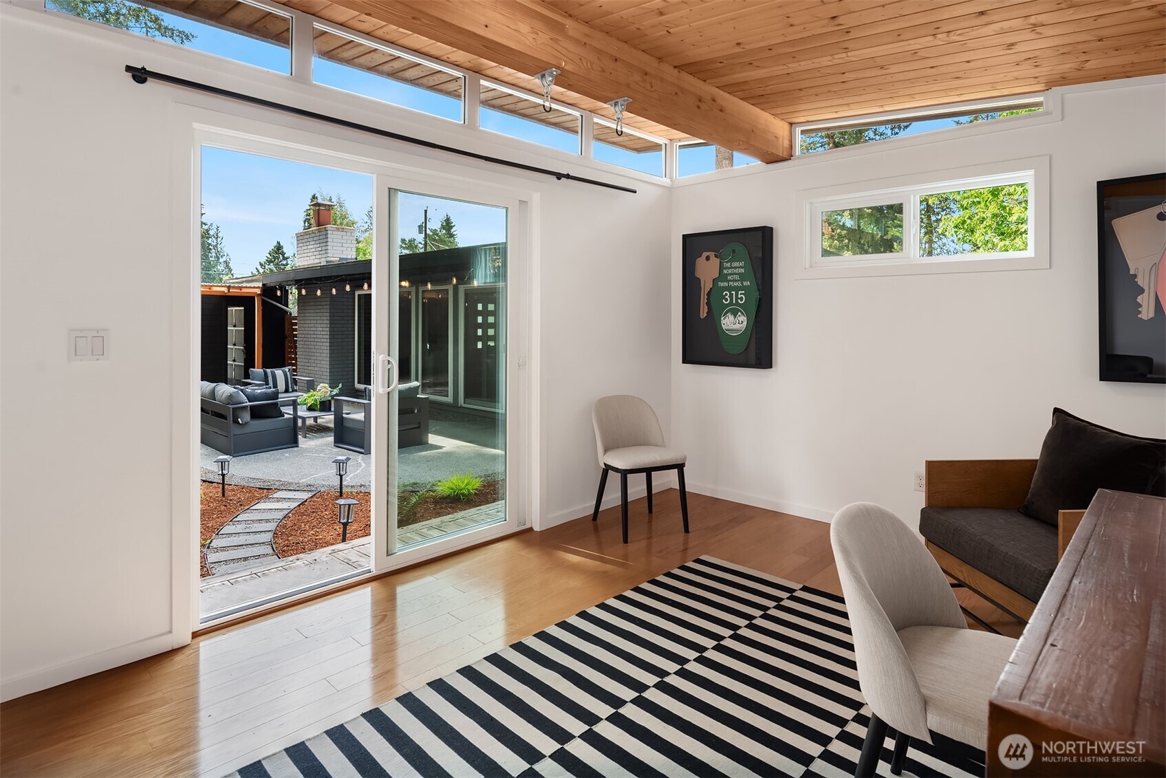 15634 SE 8th Street , Bellevue, WA 98008