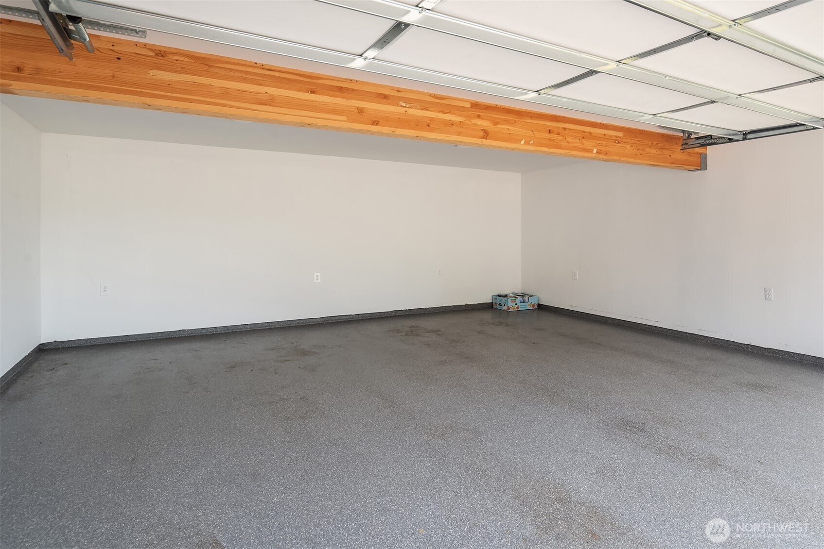 15634 SE 8th Street , Bellevue, WA 98008