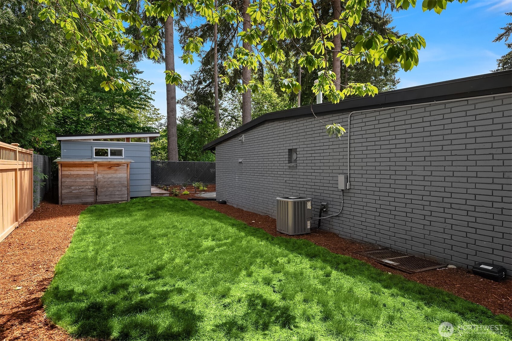 15634 SE 8th Street , Bellevue, WA 98008