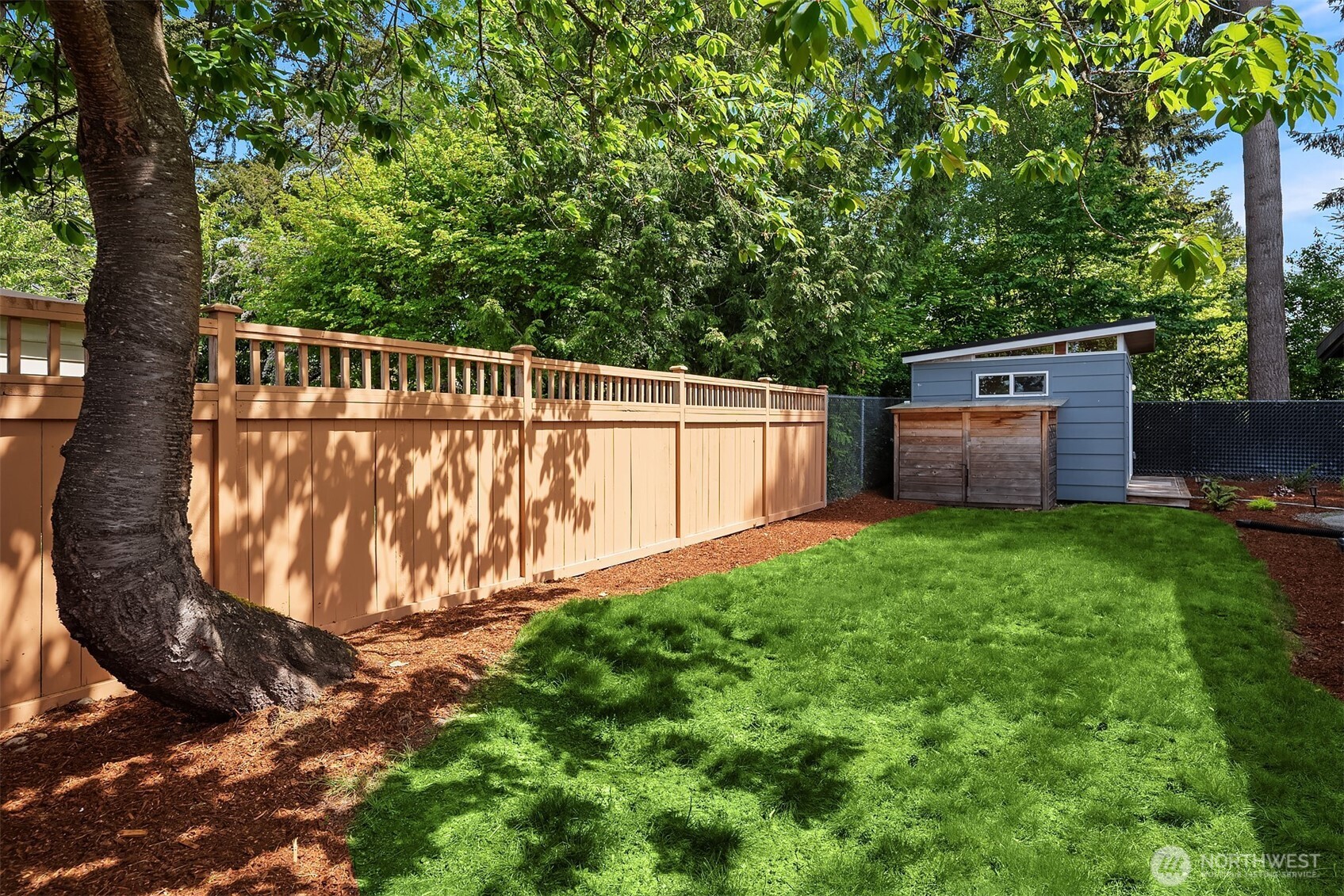 15634 SE 8th Street , Bellevue, WA 98008