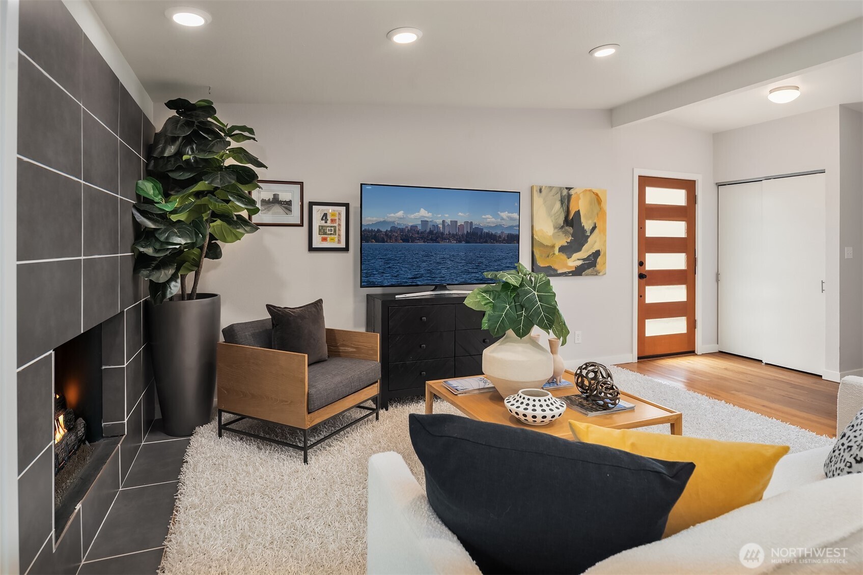 15634 SE 8th Street , Bellevue, WA 98008