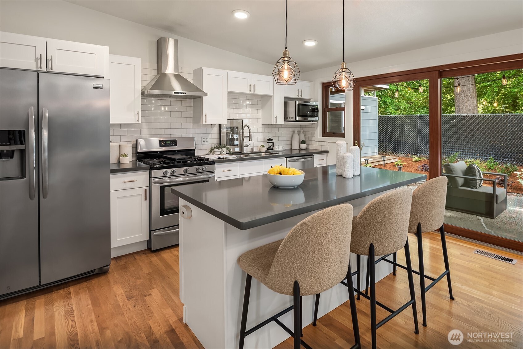 15634 SE 8th Street , Bellevue, WA 98008
