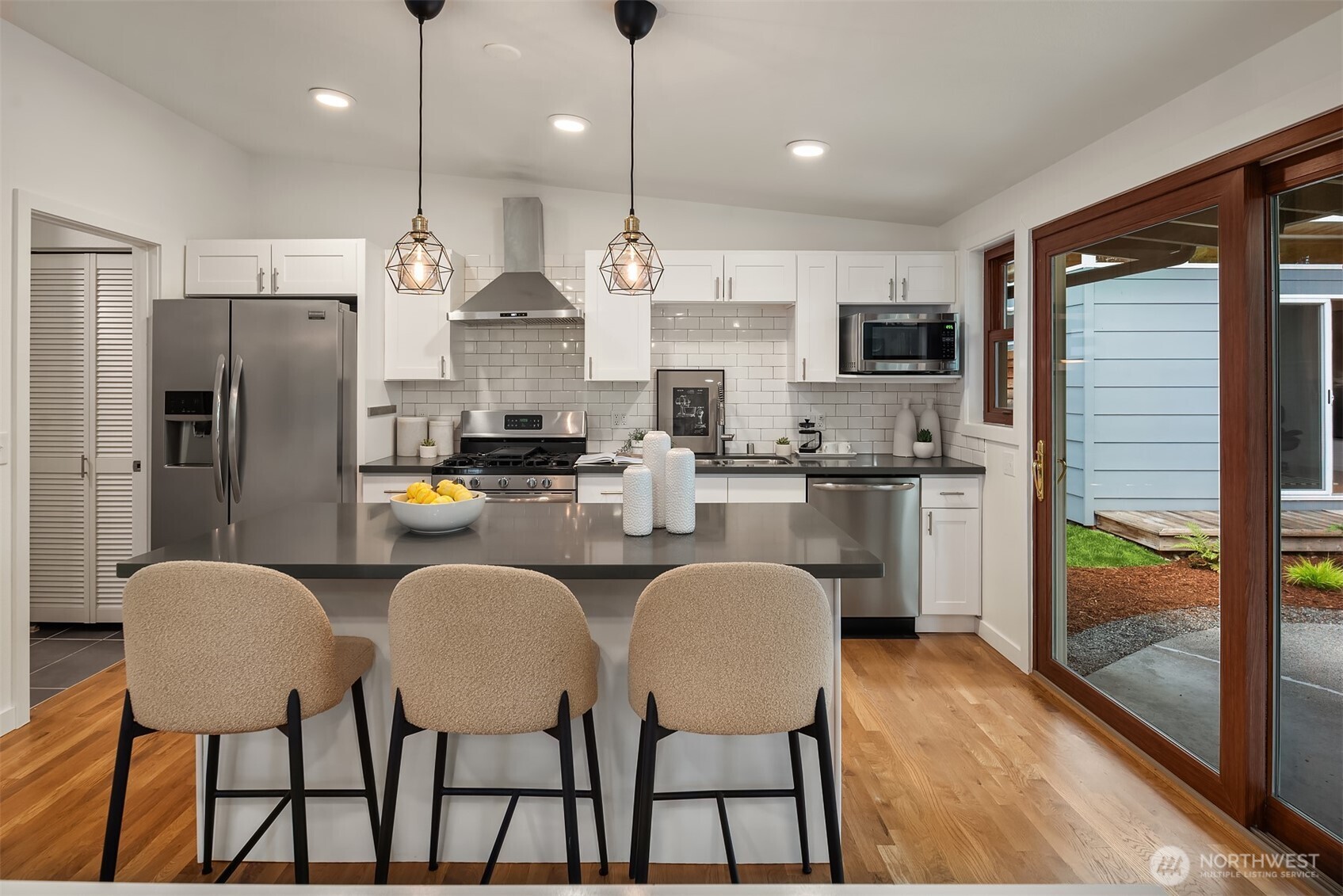 15634 SE 8th Street , Bellevue, WA 98008