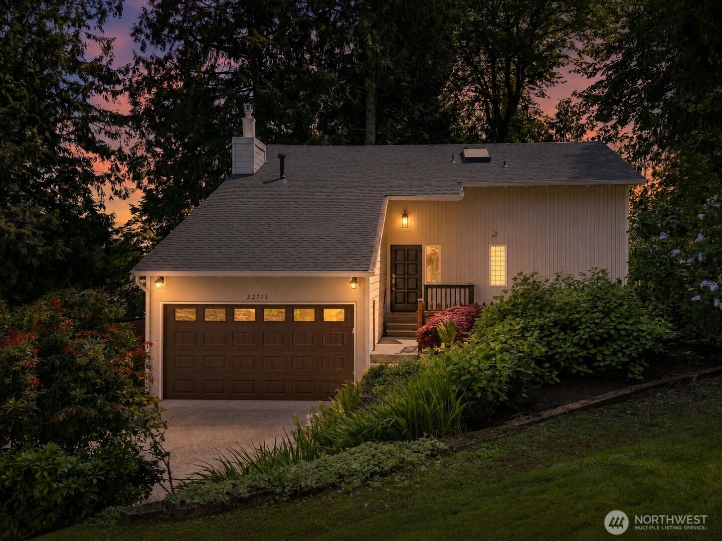 22713 NE 12th Place , Sammamish, WA 98074