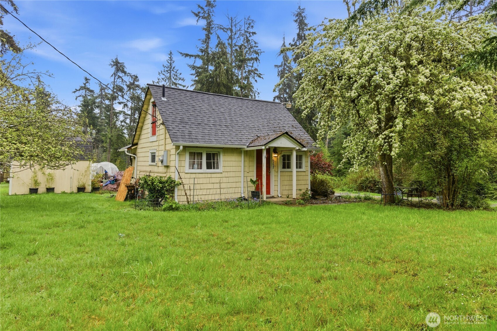 6557 Cultus Bay Road , Clinton, WA 98236