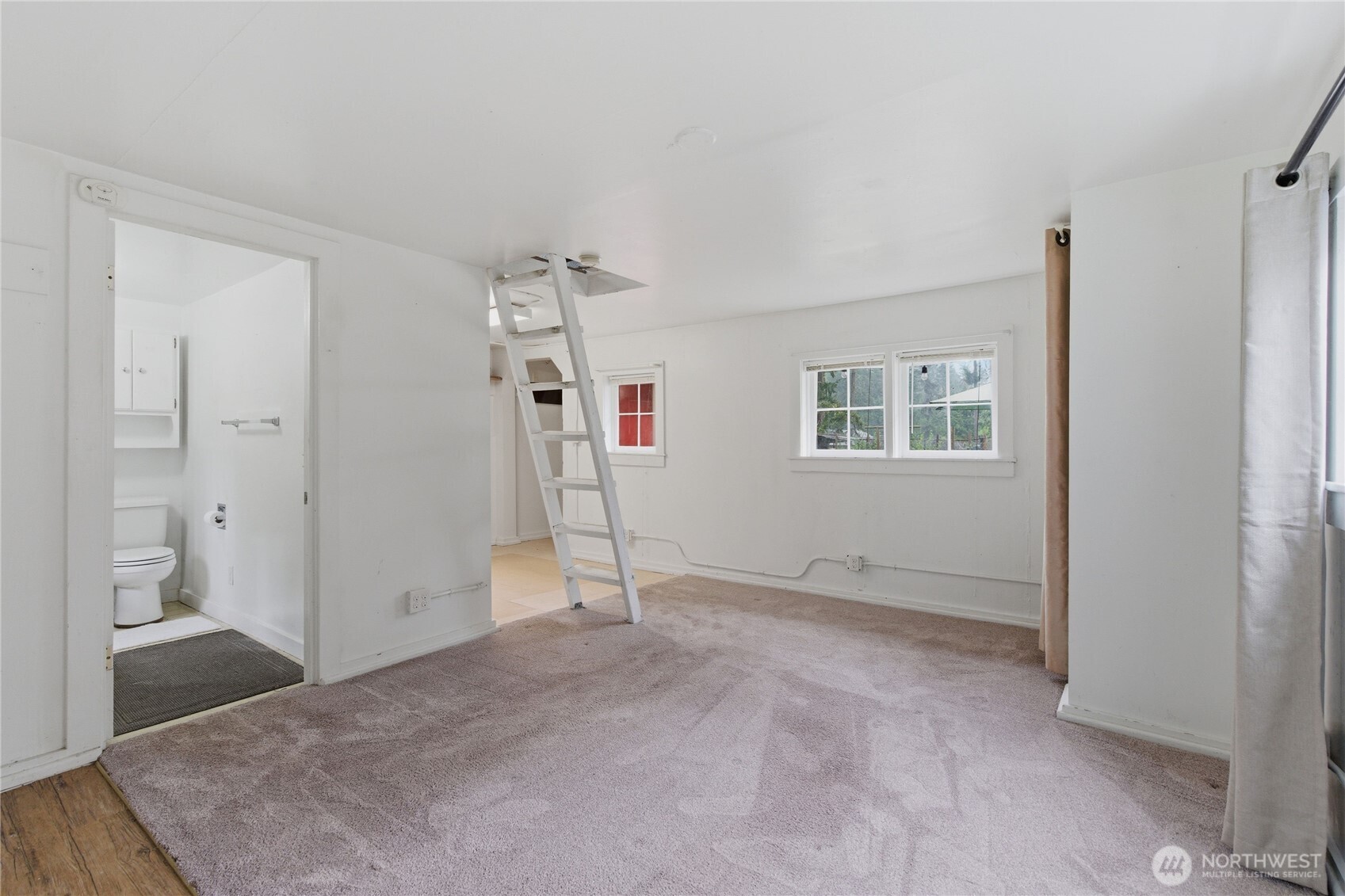 6557 Cultus Bay Road , Clinton, WA 98236