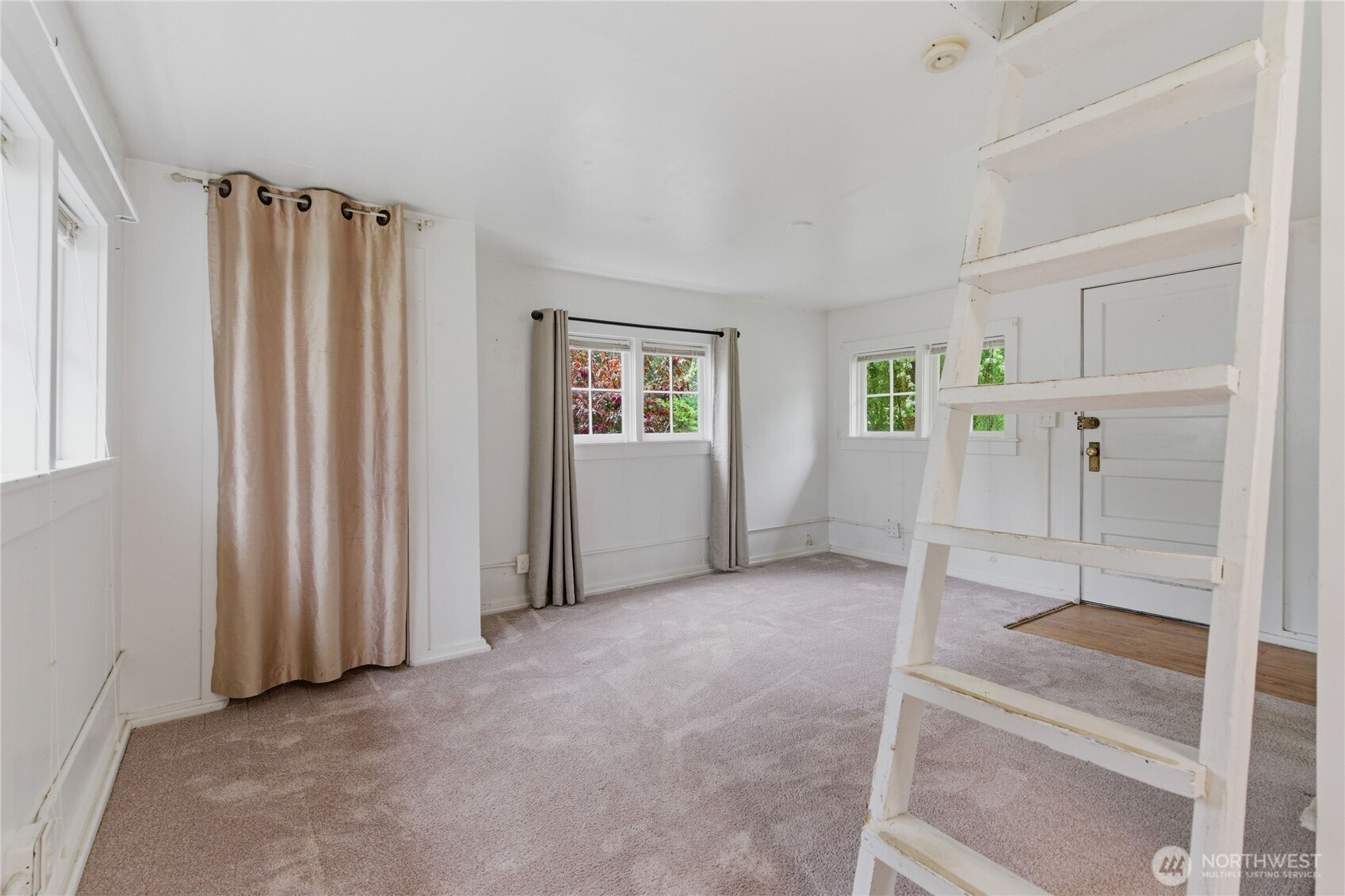 6557 Cultus Bay Road , Clinton, WA 98236