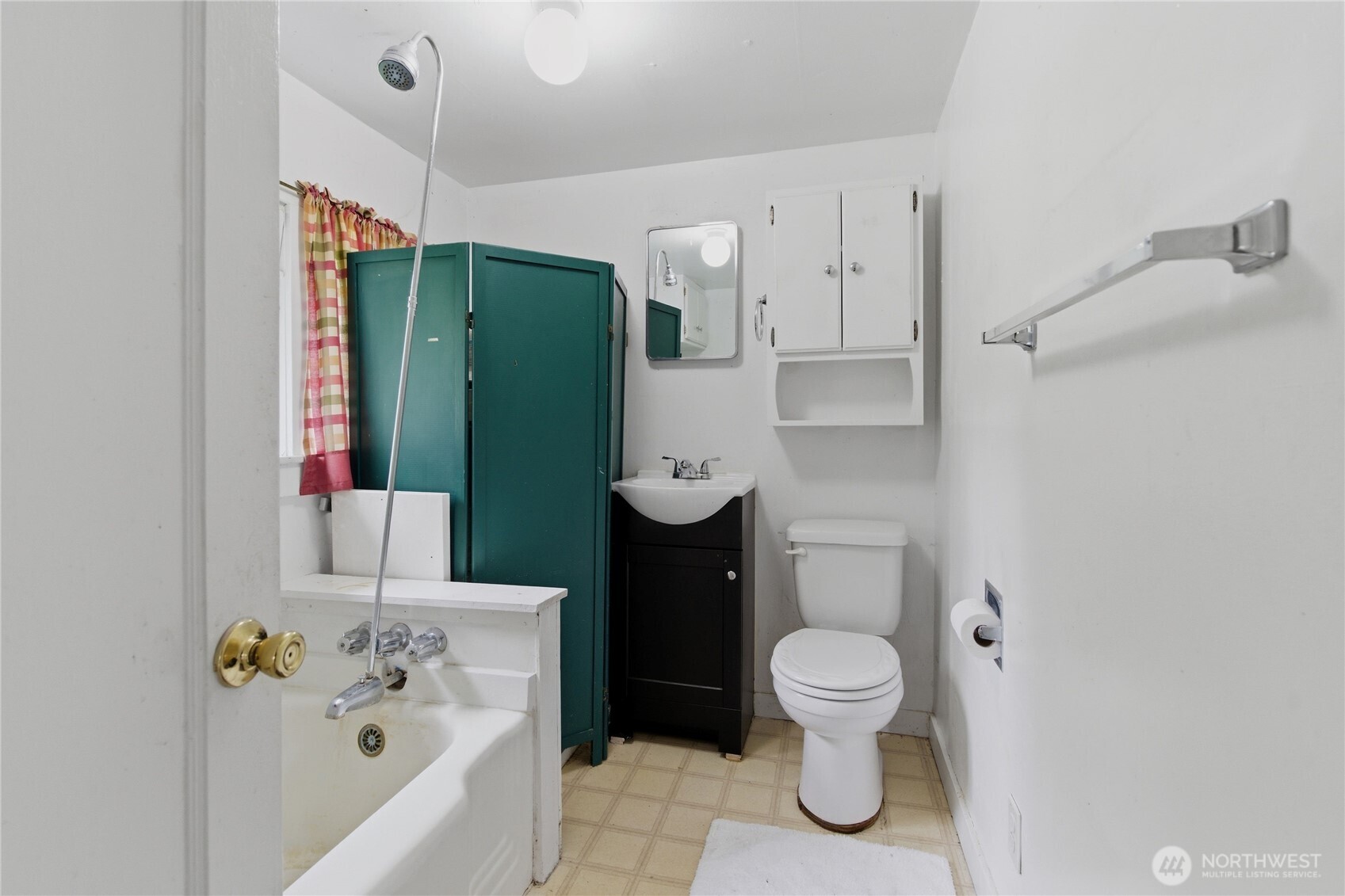 6557 Cultus Bay Road , Clinton, WA 98236