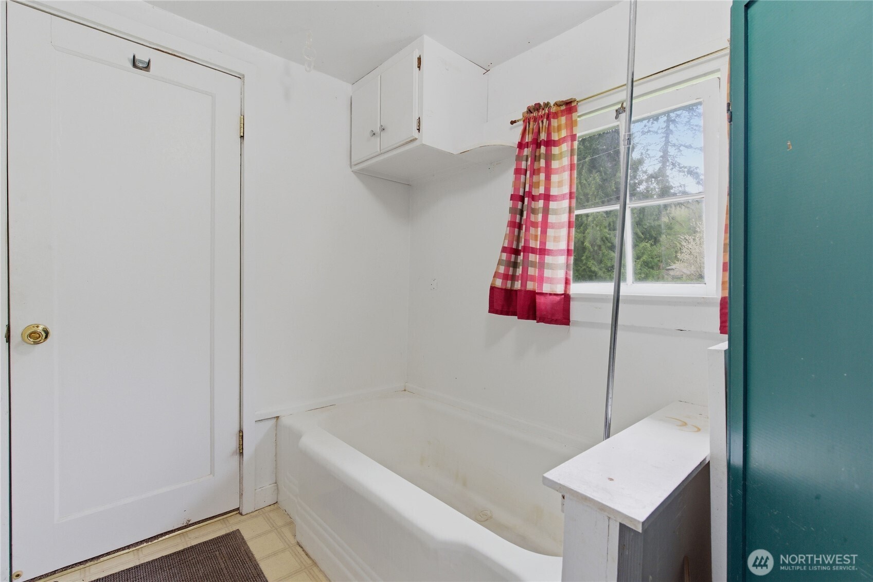 6557 Cultus Bay Road , Clinton, WA 98236
