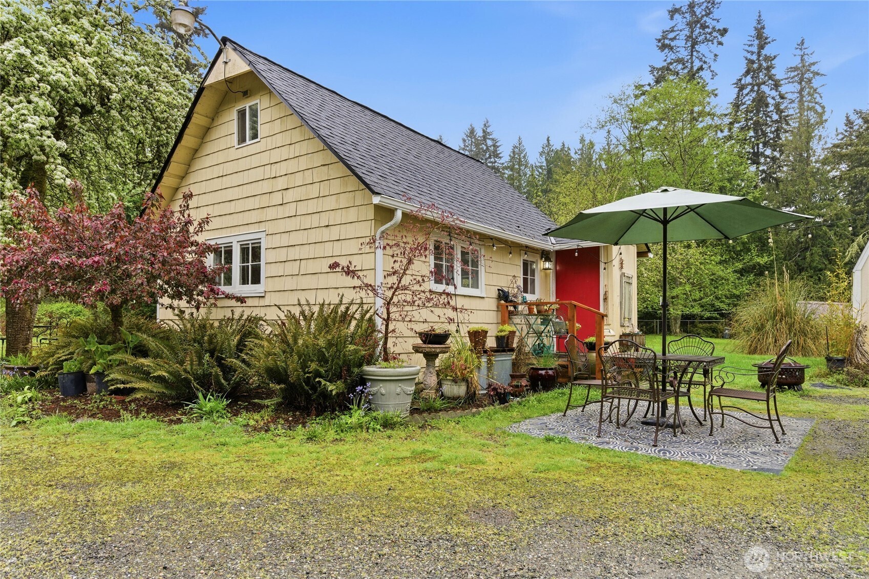 6557 Cultus Bay Road , Clinton, WA 98236