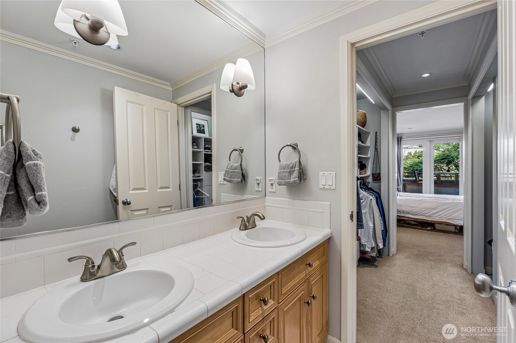 1929 43rd Avenue E #200, Seattle, WA 98112